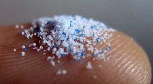 微塑料已成新型海洋生态污染源 水质监测任重道远